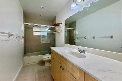 Villa ou maison à louer à Miami, Floride: 4 chambres, 163.14 m2 № 1999374 - photo 17