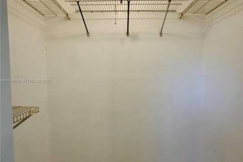 Villa ou maison à louer à Miami, Floride: 4 chambres, 163.14 m2 № 1999374 - photo 19