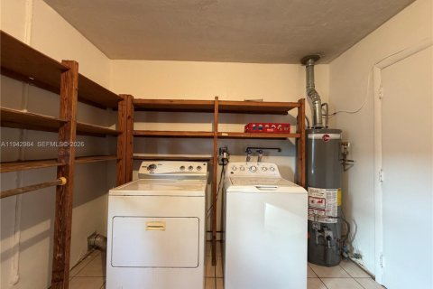 Villa ou maison à louer à Miami, Floride: 4 chambres, 163.14 m2 № 1999374 - photo 22