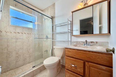 Villa ou maison à louer à Miami, Floride: 4 chambres, 163.14 m2 № 1999374 - photo 14