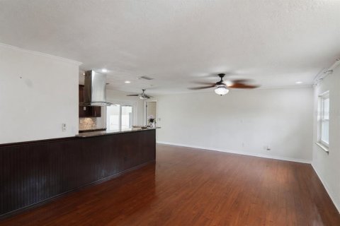 House in Winter Park, Florida 4 bedrooms, 194.35 sq.m. № 2203685 - photo 5