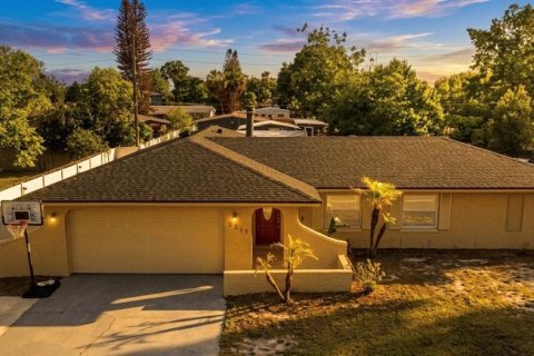 House in Winter Park, Florida 4 bedrooms, 194.35 sq.m. № 2203685