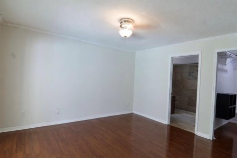 House in Winter Park, Florida 4 bedrooms, 194.35 sq.m. № 2203685 - photo 16