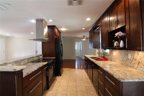 House in Winter Park, Florida 4 bedrooms, 194.35 sq.m. № 2203685 - photo 6