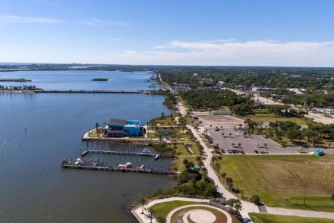 House in Edgewater, Florida 3 bedrooms, 174.28 sq.m. № 2219300 - photo 30