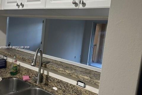 Copropriété à louer à Miramar, Floride: 2 chambres, 78.97 m2 № 2065014 - photo 5