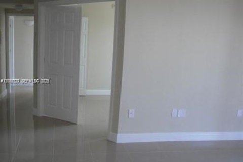 Copropriété à louer à Miramar, Floride: 2 chambres, 78.97 m2 № 2065014 - photo 13