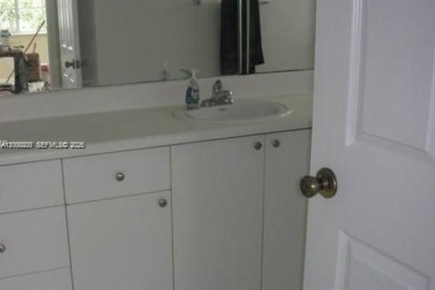 Copropriété à louer à Miramar, Floride: 2 chambres, 78.97 m2 № 2065014 - photo 12