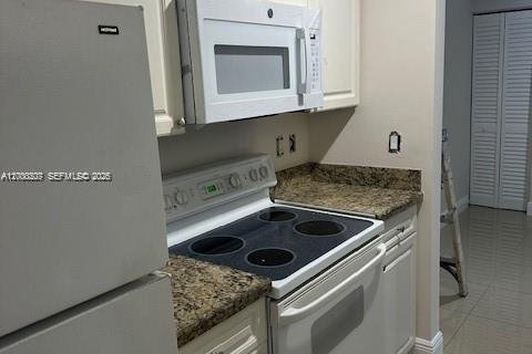 Copropriété à louer à Miramar, Floride: 2 chambres, 78.97 m2 № 2065014 - photo 4