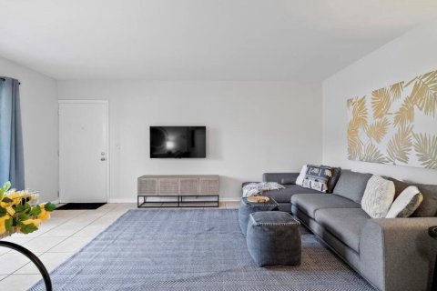 Copropriété à louer à Stuart, Floride: 2 chambres, 72.28 m2 № 2439270 - photo 3