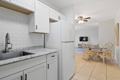 Copropriété à louer à Stuart, Floride: 2 chambres, 72.28 m2 № 2439270 - photo 7