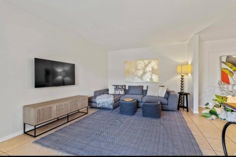 Copropriété à louer à Stuart, Floride: 2 chambres, 72.28 m2 № 2439270 - photo 4