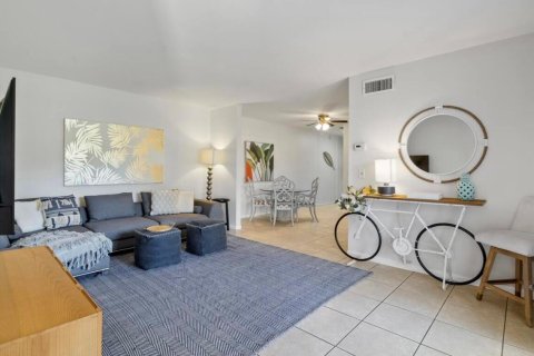 Copropriété à louer à Stuart, Floride: 2 chambres, 72.28 m2 № 2439270 - photo 2