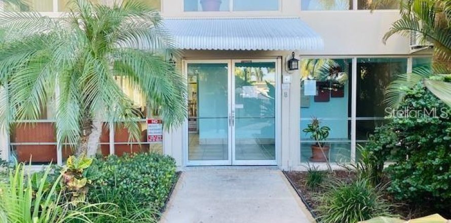 Condo in Cape Canaveral, Florida, 1 bedroom  № 1831262