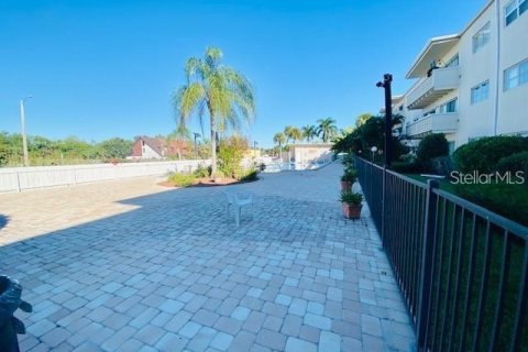 Condo in Cape Canaveral, Florida, 1 bedroom  № 1831262 - photo 15