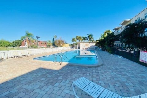 Condo in Cape Canaveral, Florida, 1 bedroom  № 1831262 - photo 14