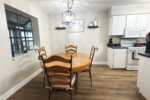 Villa ou maison à vendre à Oldsmar, Floride: 2 chambres, 112.88 m2 № 2148186 - photo 10