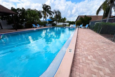 Villa ou maison à vendre à Oldsmar, Floride: 2 chambres, 112.88 m2 № 2148186 - photo 4