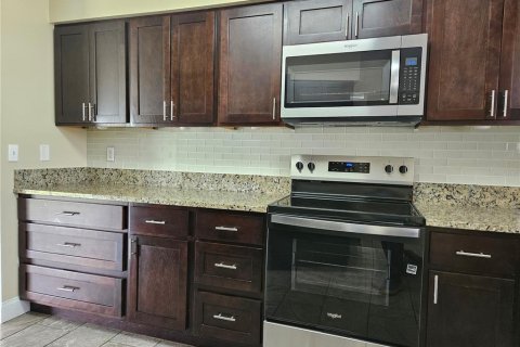 Купить виллу или дом в Делтона, Флорида 8 комнат, 138.61м2, № 2211234 - фото 4