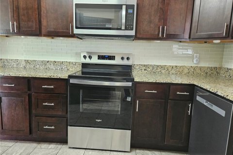 Купить виллу или дом в Делтона, Флорида 8 комнат, 138.61м2, № 2211234 - фото 6