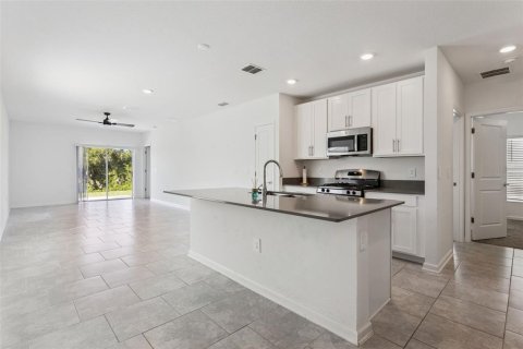 House in Leesburg, Florida 3 bedrooms, 133.04 sq.m. № 2208282 - photo 11