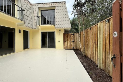 Condominio en West Palm Beach, Florida, 3 dormitorios № 2251994