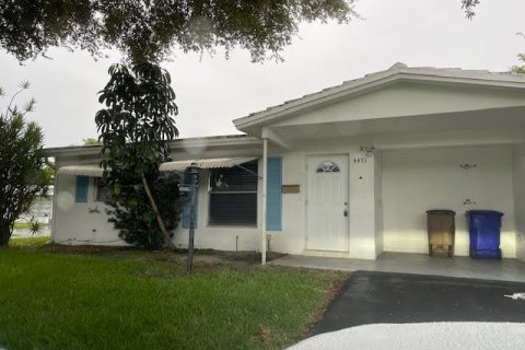 House in Deerfield Beach, Florida 2 bedrooms, 85.93 sq.m. № 2261920