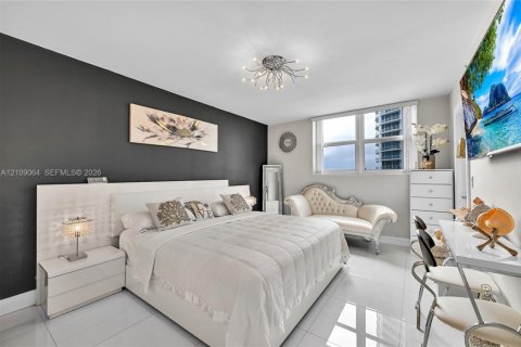 Condominio en venta en Hollywood, Florida, 2 dormitorios, 116.22 m2 № 2422839 - foto 15