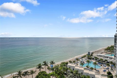 Condominio en Hollywood, Florida, 2 dormitorios  № 2422839