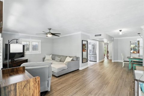 House in Orlando, Florida 3 bedrooms, 138.05 sq.m. № 1797239 - photo 7