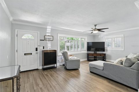 House in Orlando, Florida 3 bedrooms, 138.05 sq.m. № 1797239 - photo 9