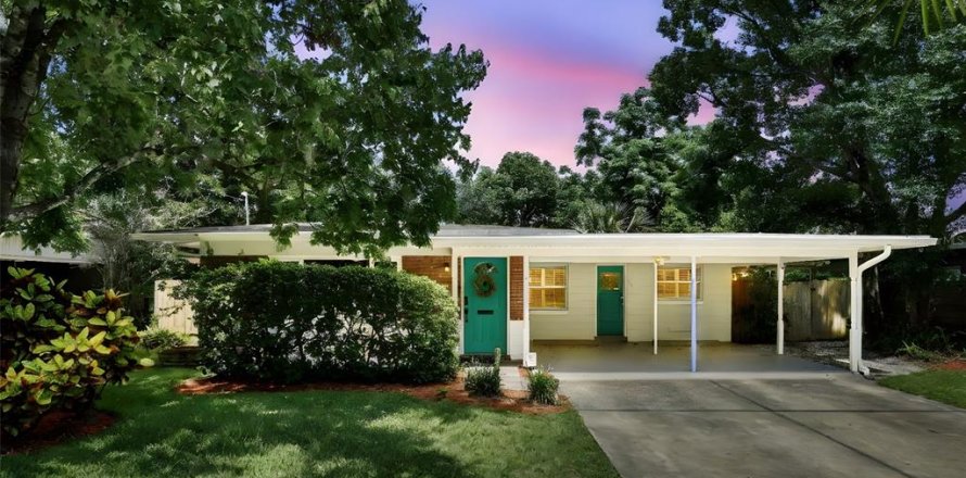 House in Orlando, Florida 3 bedrooms, 138.05 sq.m. № 1797239