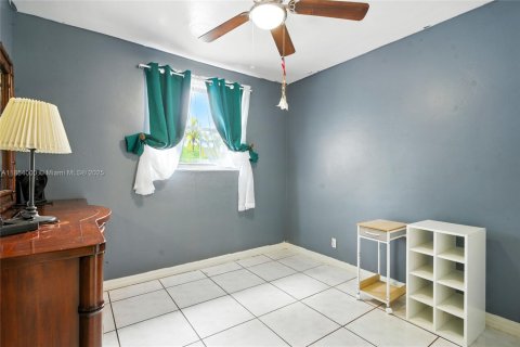 House in Fort Lauderdale, Florida 3 bedrooms, 109.25 sq.m. № 1887288 - photo 12
