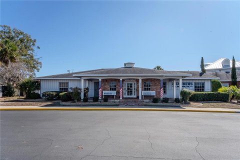 Commercial property in Spring Hill, Florida 423.45 sq.m. № 2217202