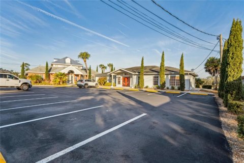 Commercial property in Spring Hill, Florida 423.45 sq.m. № 2217202 - photo 11