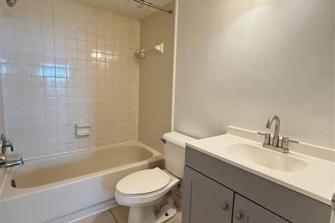 Condo in Tampa, Florida, 2 bedrooms № 2258261 - photo 23