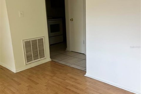 Condo in Tampa, Florida, 2 bedrooms № 2258261 - photo 9
