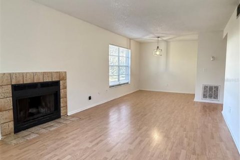 Condo in Tampa, Florida, 2 bedrooms № 2258261 - photo 6