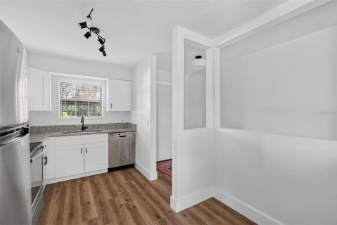 Touwnhouse à vendre à Eustis, Floride: 2 chambres, 115.2 m2 № 2373286 - photo 8