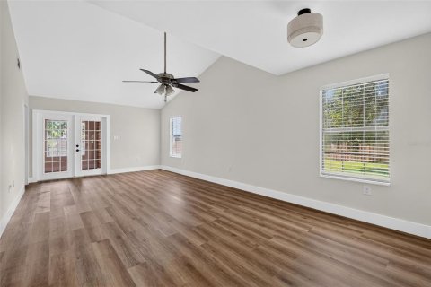 Touwnhouse à vendre à Eustis, Floride: 2 chambres, 115.2 m2 № 2373286 - photo 2