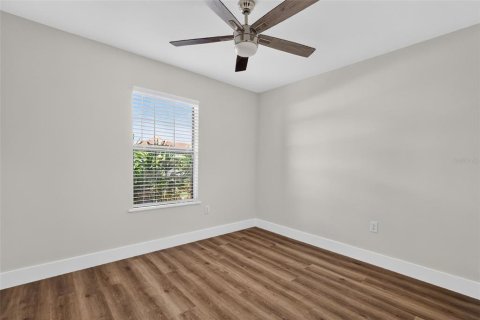 Touwnhouse à vendre à Eustis, Floride: 2 chambres, 115.2 m2 № 2373286 - photo 15