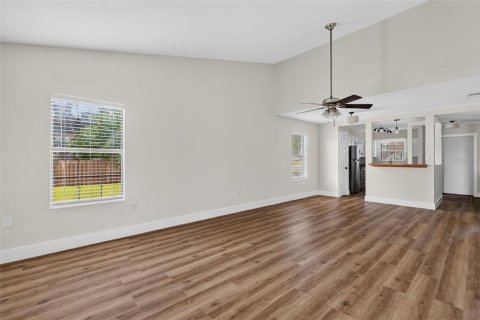 Touwnhouse à vendre à Eustis, Floride: 2 chambres, 115.2 m2 № 2373286 - photo 7