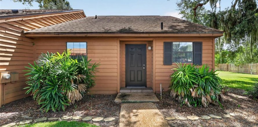 Touwnhouse à Eustis, Floride 2 chambres, 115.2 m2 № 2373286