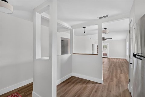 Touwnhouse à vendre à Eustis, Floride: 2 chambres, 115.2 m2 № 2373286 - photo 11