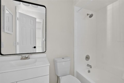 Touwnhouse à vendre à Eustis, Floride: 2 chambres, 115.2 m2 № 2373286 - photo 17