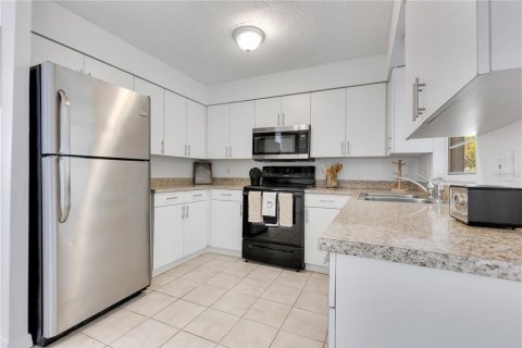 House in Deltona, Florida 3 bedrooms, 199.93 sq.m. № 1678986 - photo 14