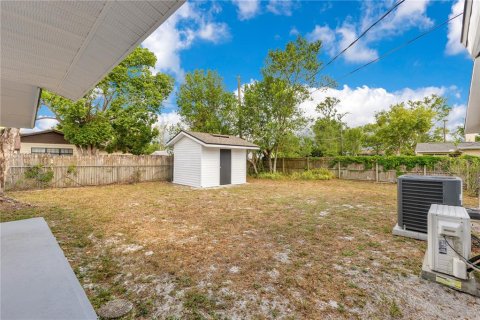 House in Deltona, Florida 3 bedrooms, 199.93 sq.m. № 1678986 - photo 29