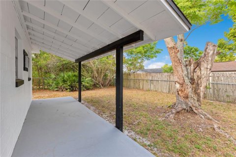 House in Deltona, Florida 3 bedrooms, 199.93 sq.m. № 1678986 - photo 28