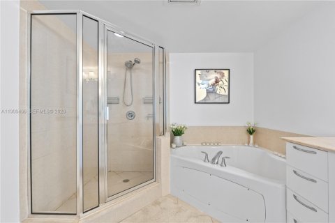 Купить кондоминиум в Санни-Айлс-Бич, Флорида 2 спальни, 159.33м2, № 2085813 - фото 12