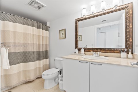 Купить кондоминиум в Санни-Айлс-Бич, Флорида 2 спальни, 159.33м2, № 2085813 - фото 27